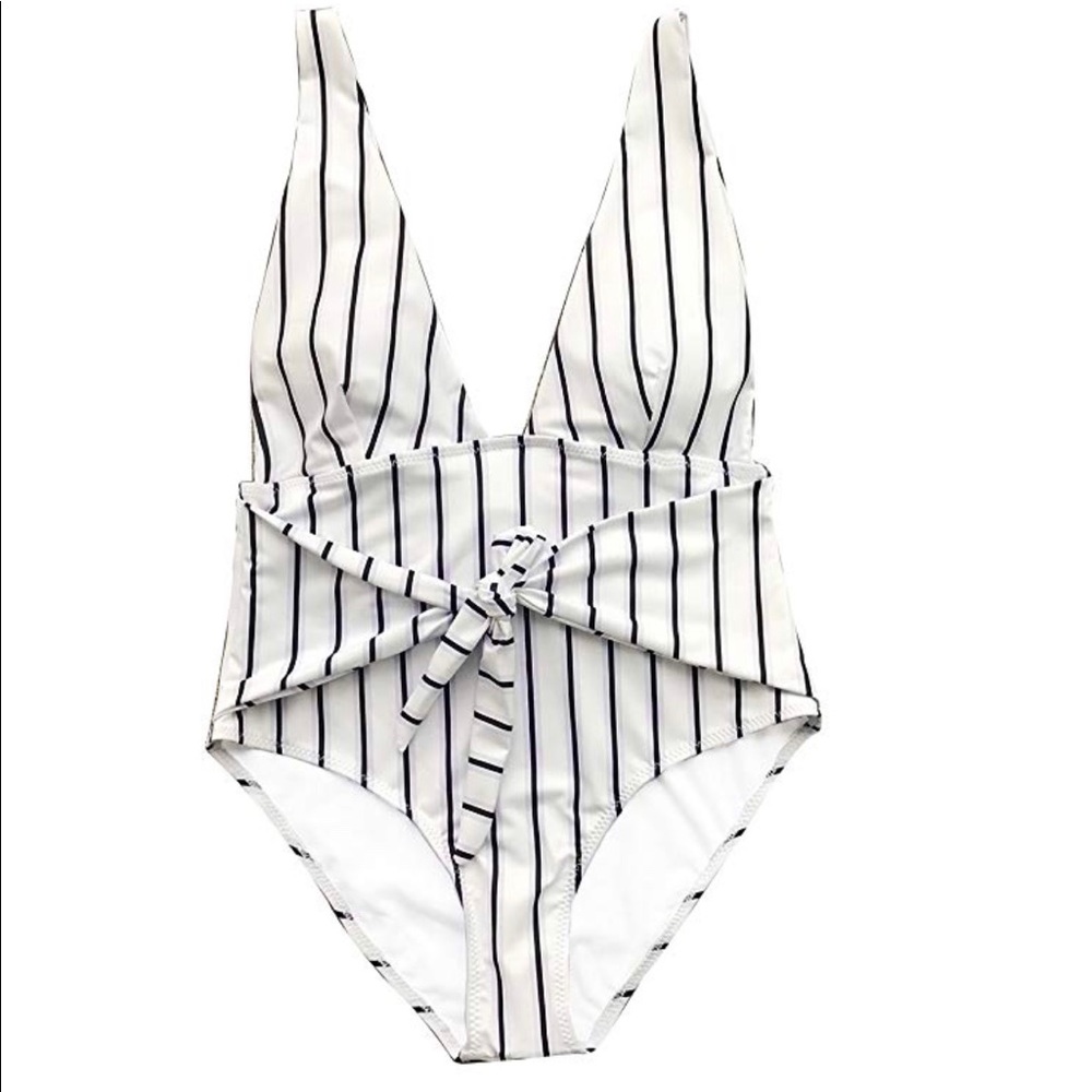 Cupshe one piece bathing suit - never worn!